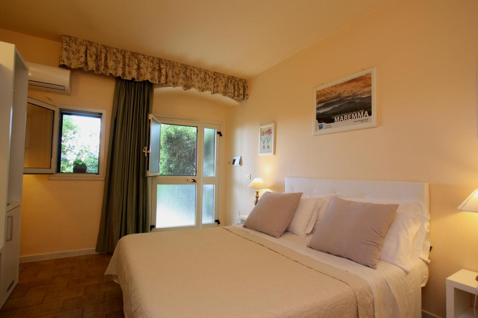 Agriturismo Peretti Фонтебланда Экстерьер фото
